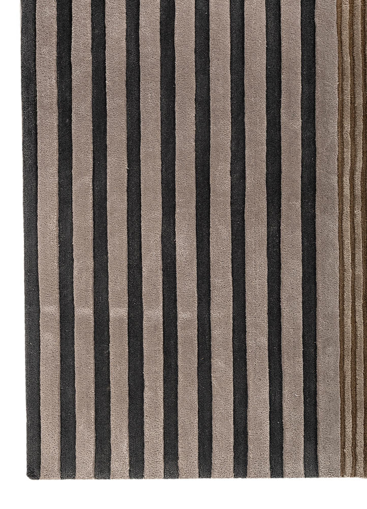 faces grey and black wool and viscose hand tufted Rug - Corner