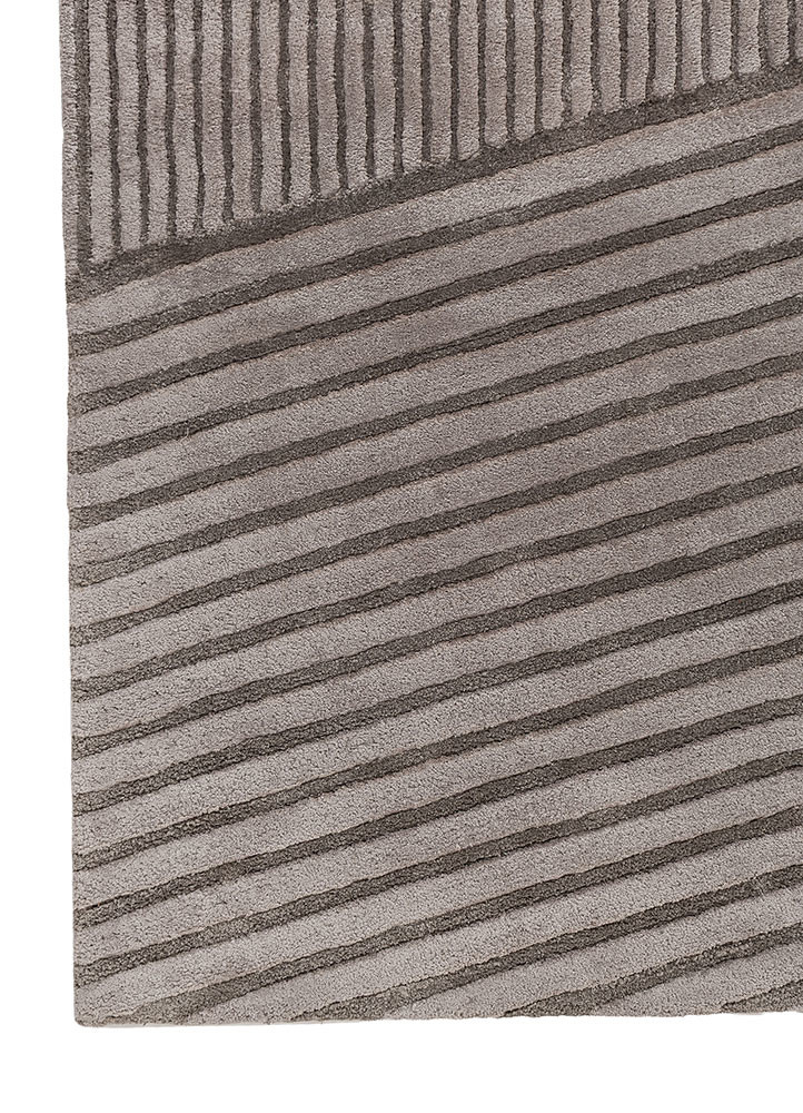 faces grey and black wool and viscose hand tufted Rug - Corner