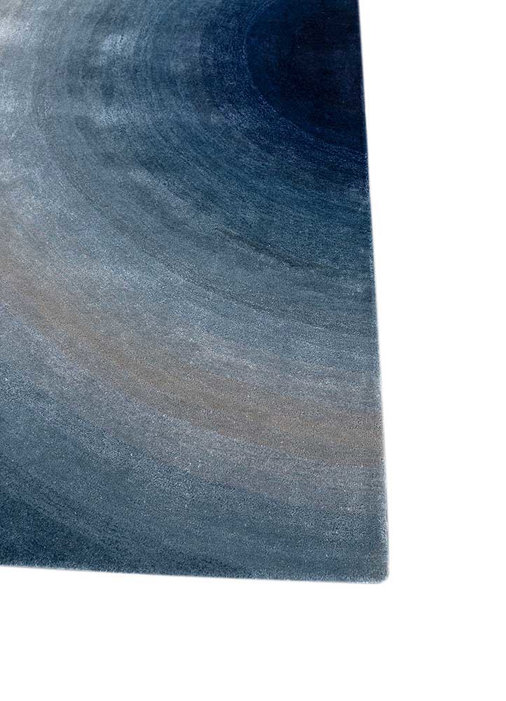 chroma blue wool and viscose hand tufted Rug - Corner