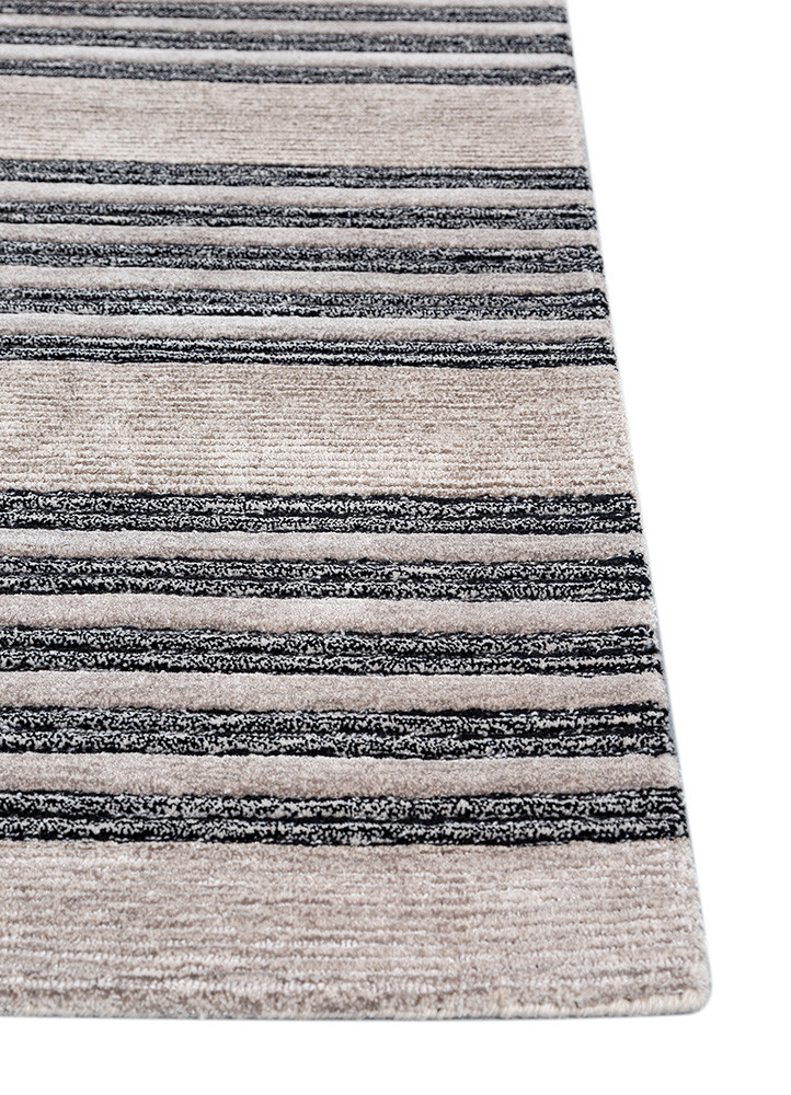 pathways ivory wool and viscose hand tufted Rug - Corner