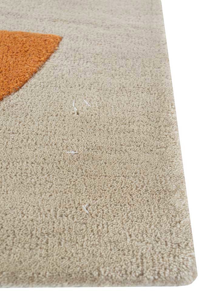 linear ivory wool hand tufted Rug - Corner