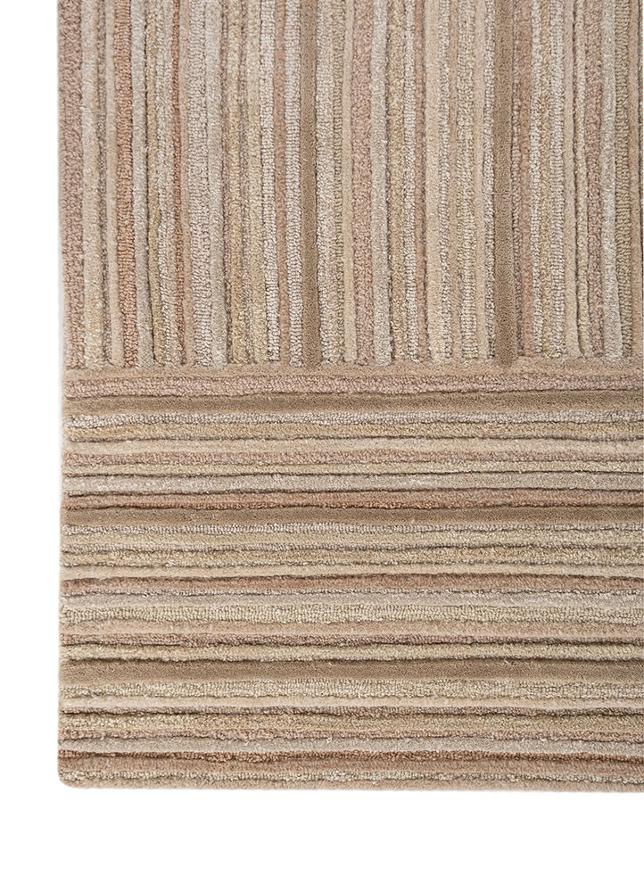 linear ivory wool and viscose hand tufted Rug - Corner