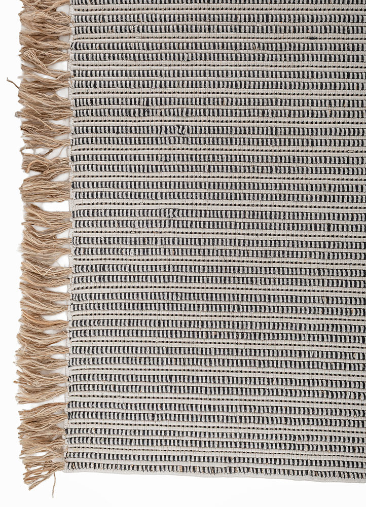 aprezo ivory bamboo silk hand loom Rug - Corner