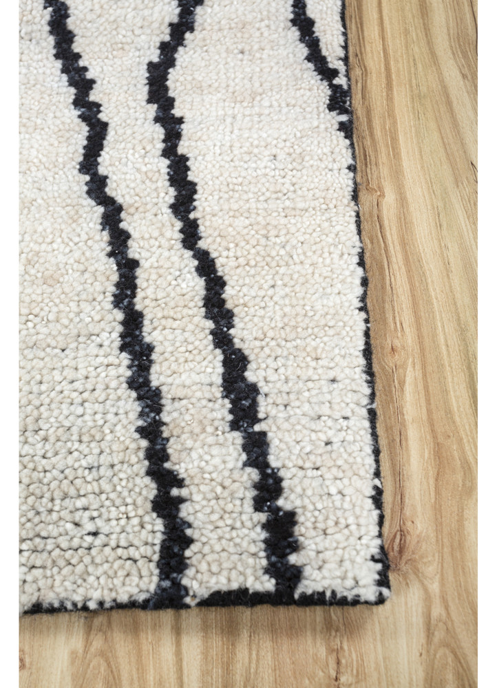 zuri ivory wool hand knotted Rug - Corner