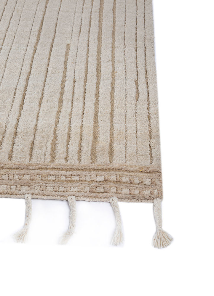 manifest ivory wool hand knotted Rug - Corner