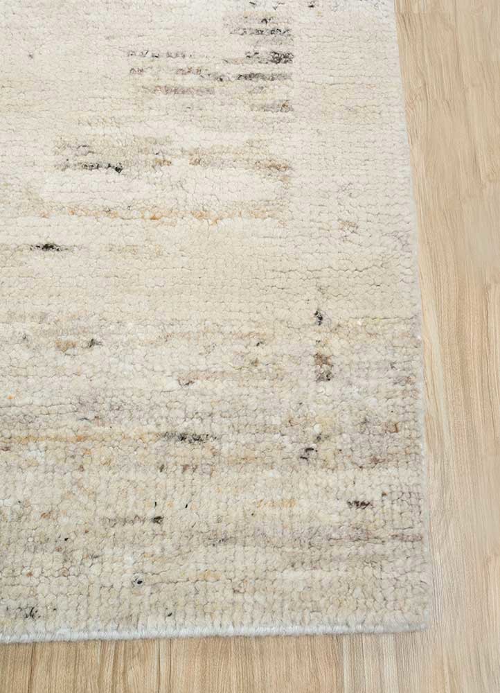 manifest ivory wool hand knotted Rug - Corner