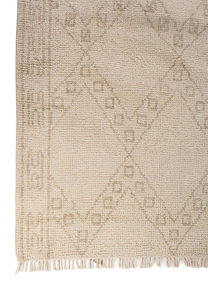 manifest ivory wool hand knotted Rug - Corner