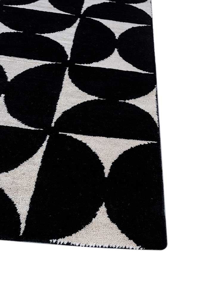 aprezo grey and black wool hand knotted Rug - Corner