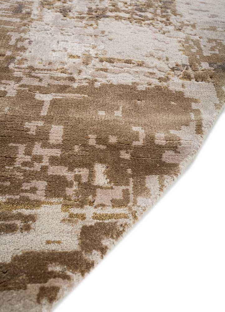 tattvam ivory wool and bamboo silk hand knotted Rug - Corner