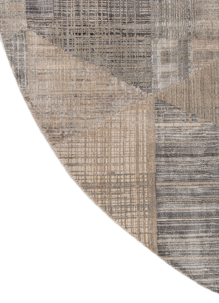 unstring by kavi ivory wool and bamboo silk hand knotted Rug - Corner