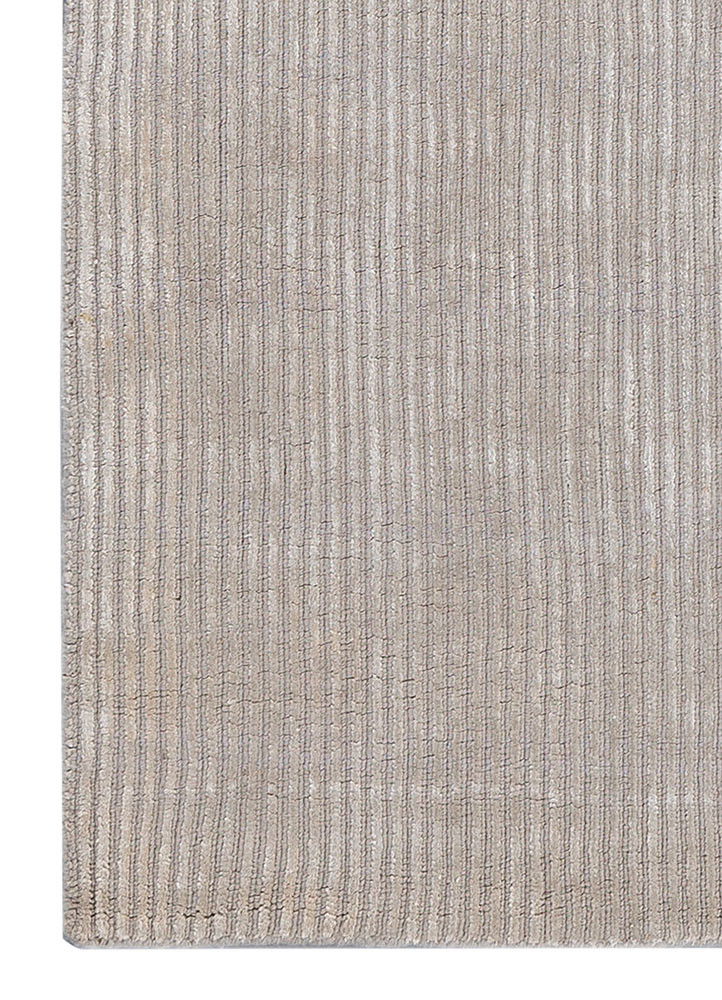 aprezo ivory wool and viscose hand loom Rug - Corner