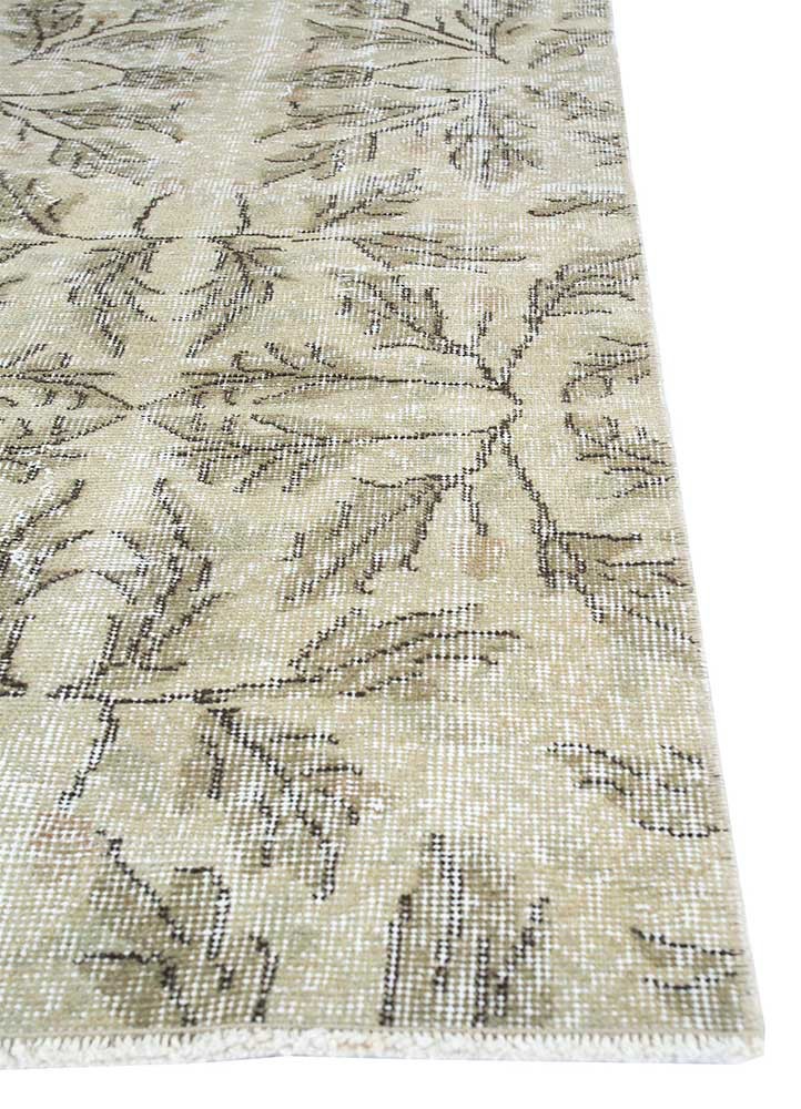 vintage gold wool hand knotted Rug - Corner vintage gold wool hand knotted Rug - Corner