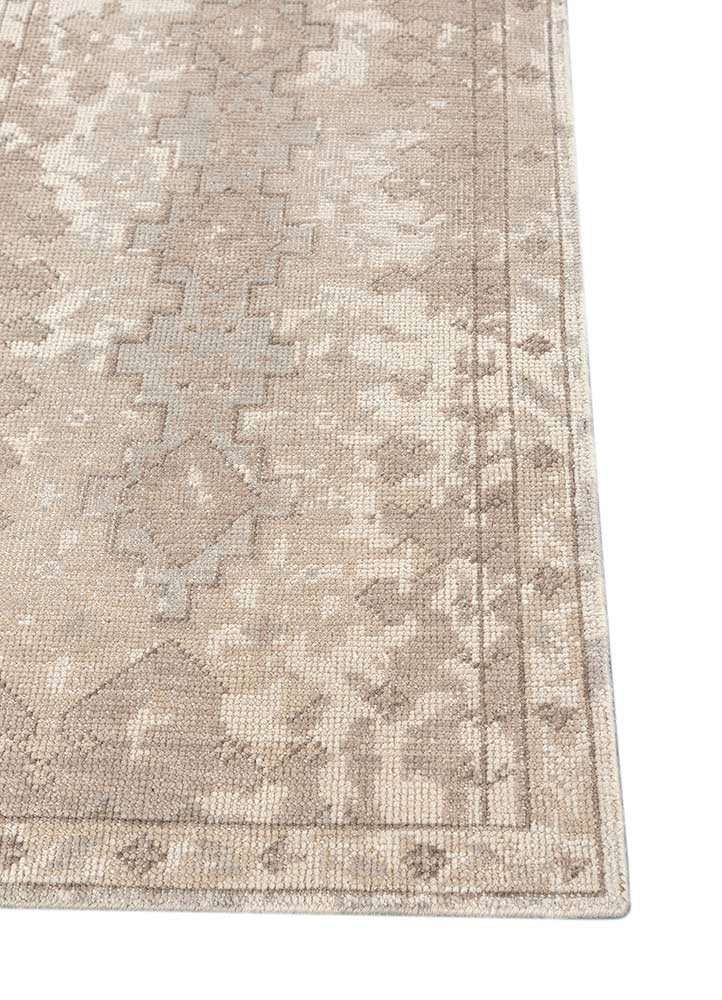 erbe ivory wool hand knotted Rug - Corner
