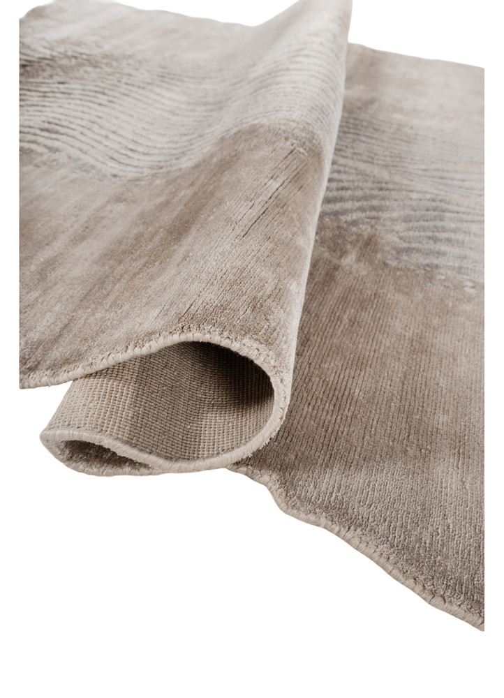 edge and essence ivory wool and bamboo silk hand knotted Rug - FoldShot edge and essence ivory wool and bamboo silk hand knotted Rug - FoldShot