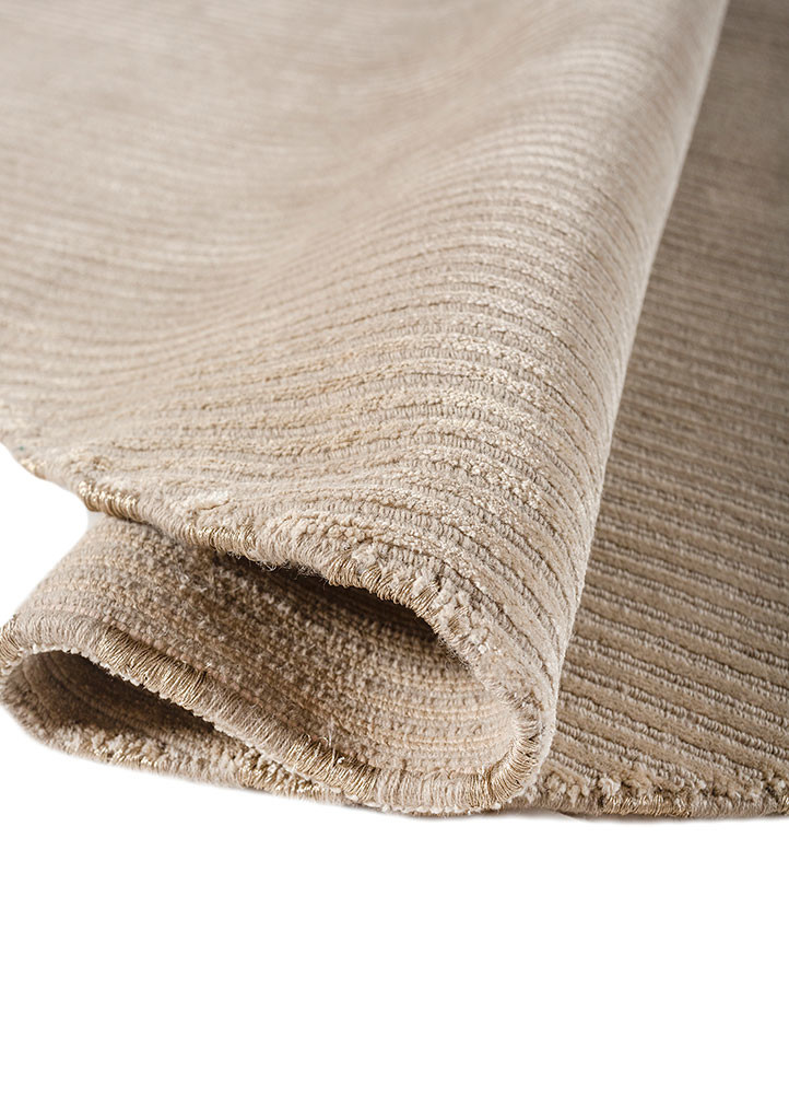 saga ivory wool and viscose hand loom Rug - FoldShot saga ivory wool and viscose hand loom Rug - FoldShot