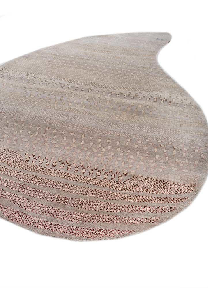 manchaha ivory wool and bamboo silk hand knotted Rug - FoldShot manchaha ivory wool and bamboo silk hand knotted Rug - FoldShot