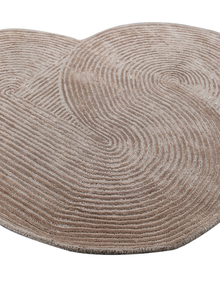 aprezo ivory wool and viscose hand tufted Rug - FoldShot aprezo ivory wool and viscose hand tufted Rug - FoldShot