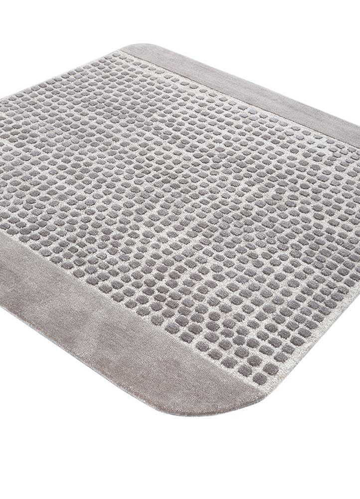 linear ivory wool and viscose hand tufted Rug - FoldShot