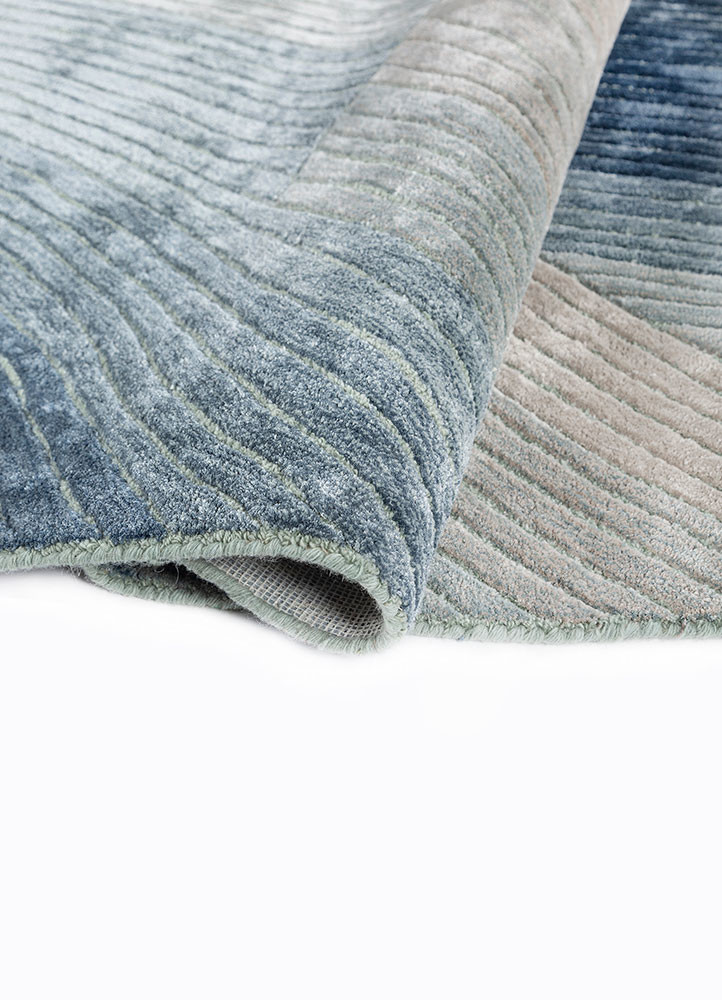 lucid blue wool and viscose hand tufted Rug - FoldShot