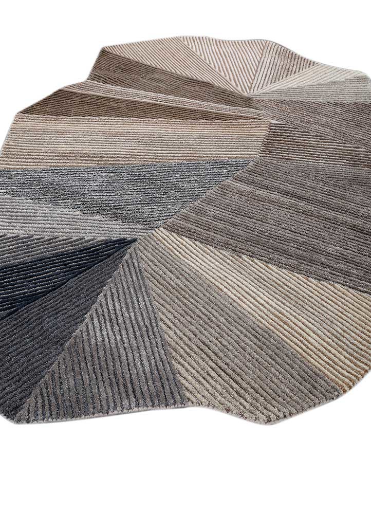 come around ivory wool and viscose hand tufted Rug - FoldShot come around ivory wool and viscose hand tufted Rug - FoldShot