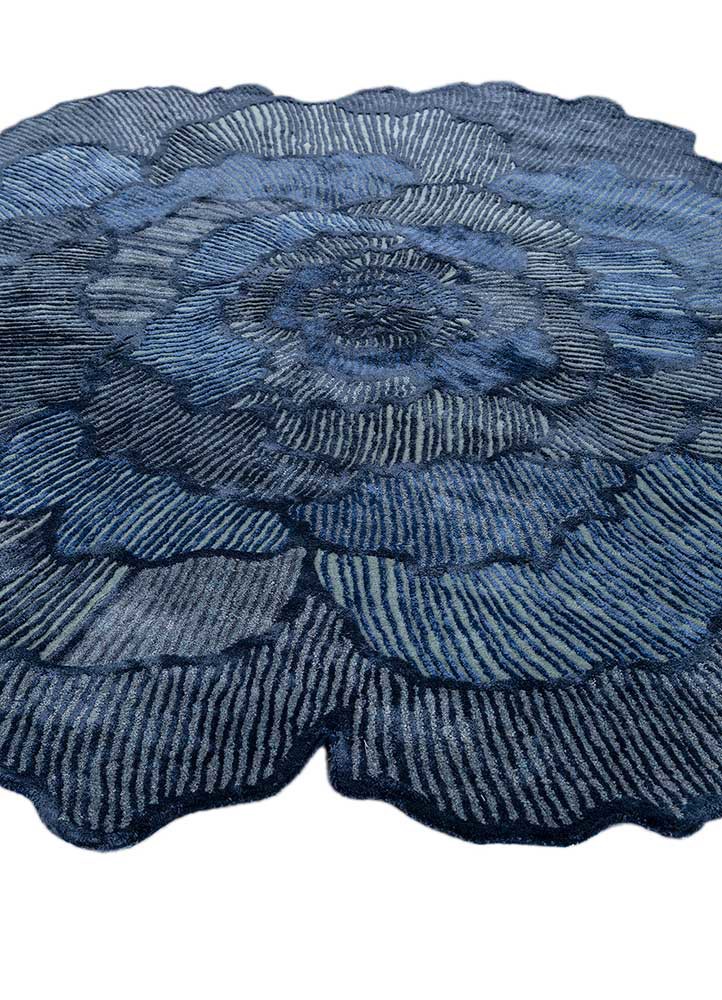 aurelia blue wool and viscose hand tufted Rug - FoldShot