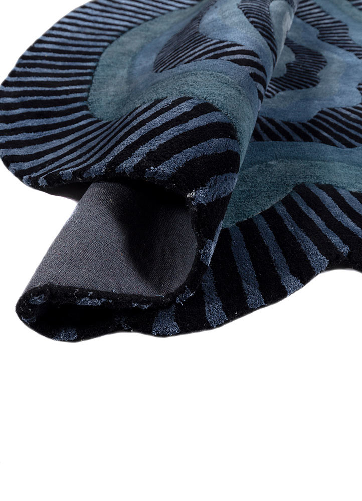 adrift grey and black wool and viscose hand tufted Rug - FoldShot adrift grey and black wool and viscose hand tufted Rug - FoldShot