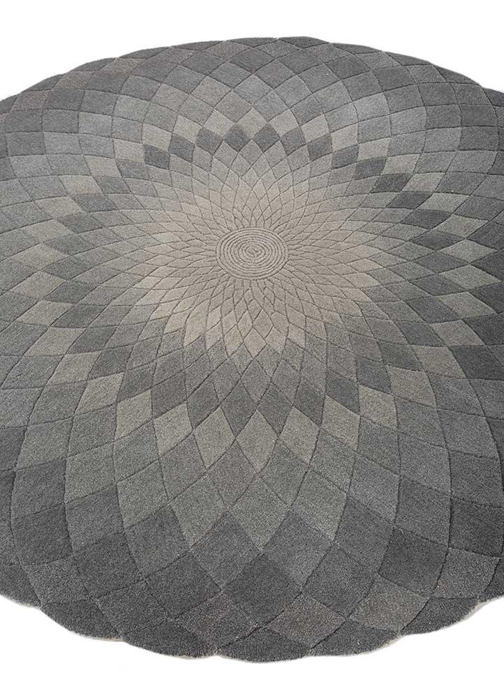 chroma grey and black wool hand tufted Rug - FoldShot chroma grey and black wool hand tufted Rug - FoldShot