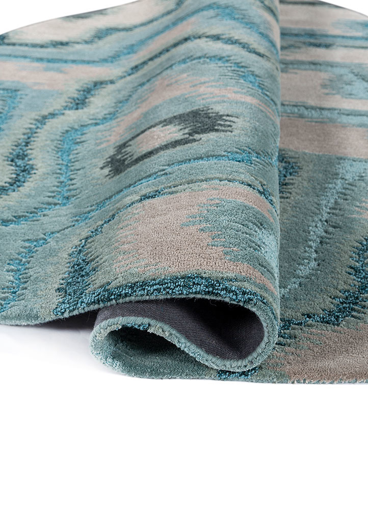mythos blue wool and viscose hand tufted Rug - FoldShot mythos blue wool and viscose hand tufted Rug - FoldShot