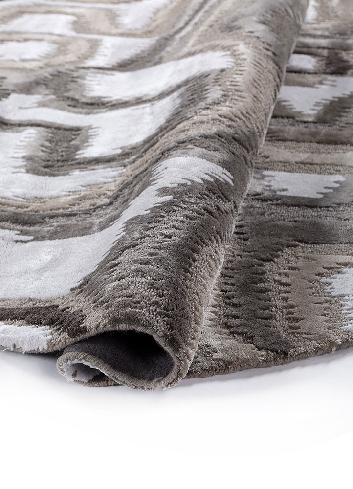 mythos grey and black wool and viscose hand tufted Rug - FoldShot