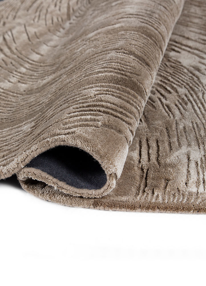 lucid ivory wool and viscose hand tufted Rug - FoldShot