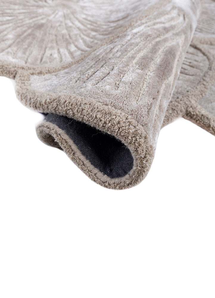 aurelia ivory wool and viscose hand tufted Rug - FoldShot aurelia ivory wool and viscose hand tufted Rug - FoldShot