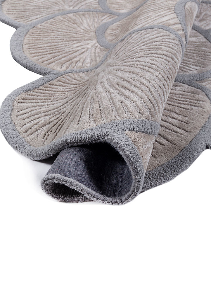 aurelia grey and black wool and viscose hand tufted Rug - FoldShot aurelia grey and black wool and viscose hand tufted Rug - FoldShot