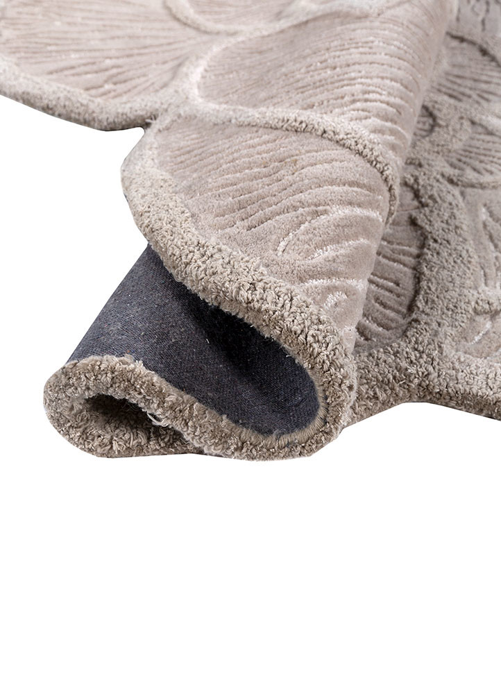 aurelia ivory wool and viscose hand tufted Rug - FoldShot aurelia ivory wool and viscose hand tufted Rug - FoldShot