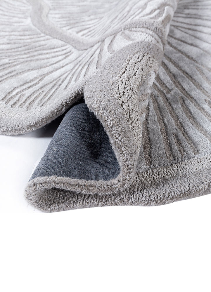 aurelia grey and black wool and viscose hand tufted Rug - FoldShot aurelia grey and black wool and viscose hand tufted Rug - FoldShot