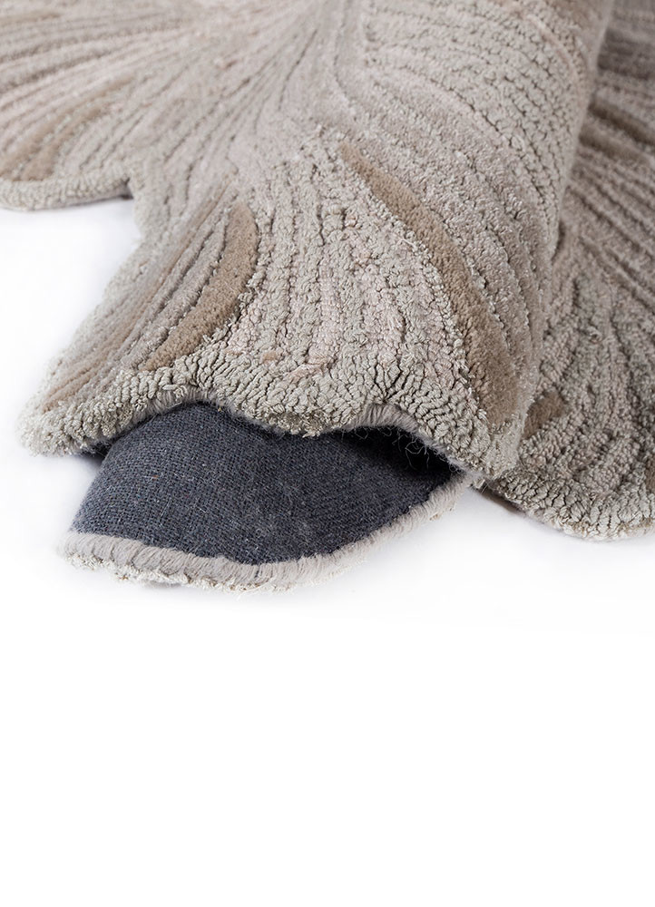 aurelia grey and black wool and viscose hand tufted Rug - FoldShot