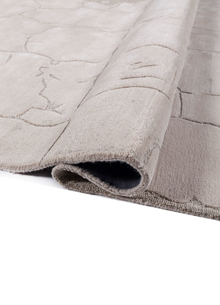 infini ivory wool and viscose hand tufted Rug - FoldShot infini ivory wool and viscose hand tufted Rug - FoldShot