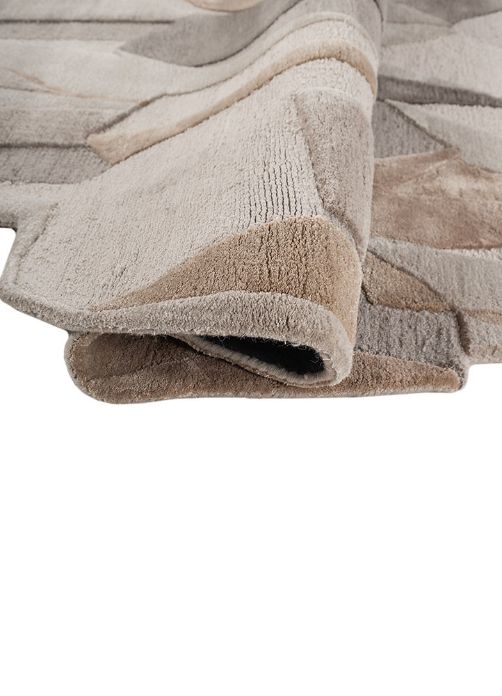 aprezo grey and black wool and viscose hand tufted Rug - FoldShot aprezo grey and black wool and viscose hand tufted Rug - FoldShot