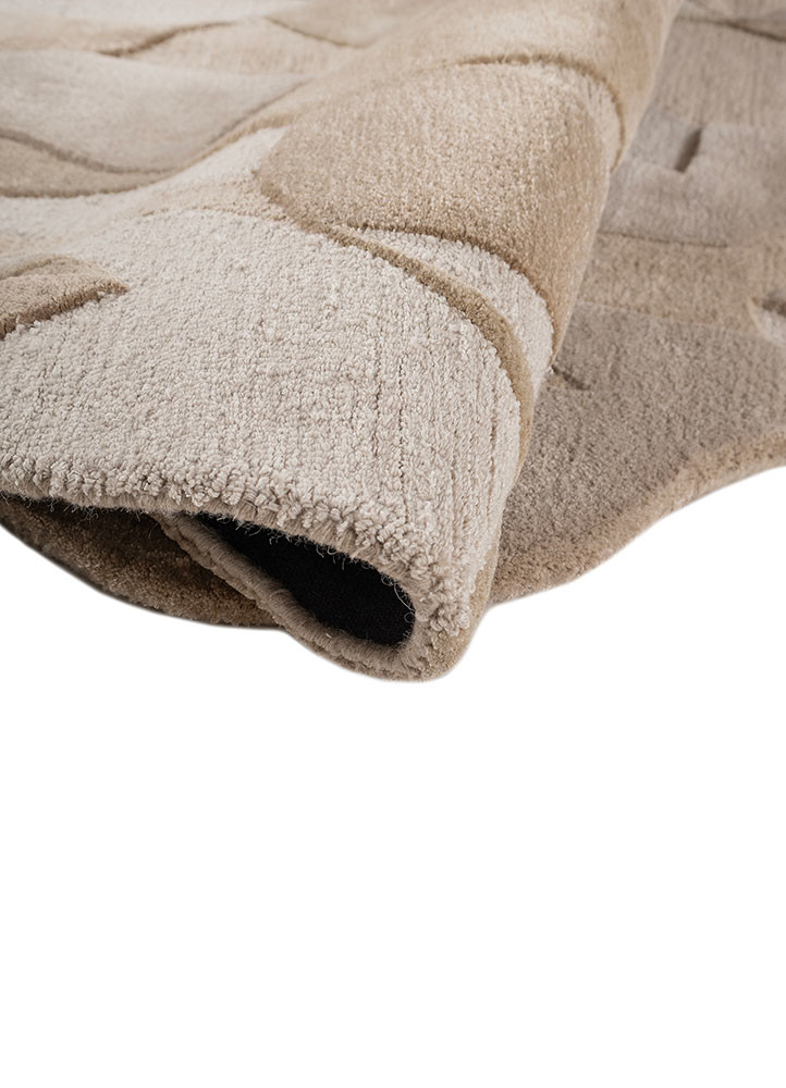 aprezo ivory wool and viscose hand tufted Rug - FoldShot aprezo ivory wool and viscose hand tufted Rug - FoldShot