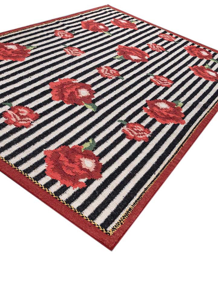 alhambra grey and black wool flat weaves Rug - FoldShot