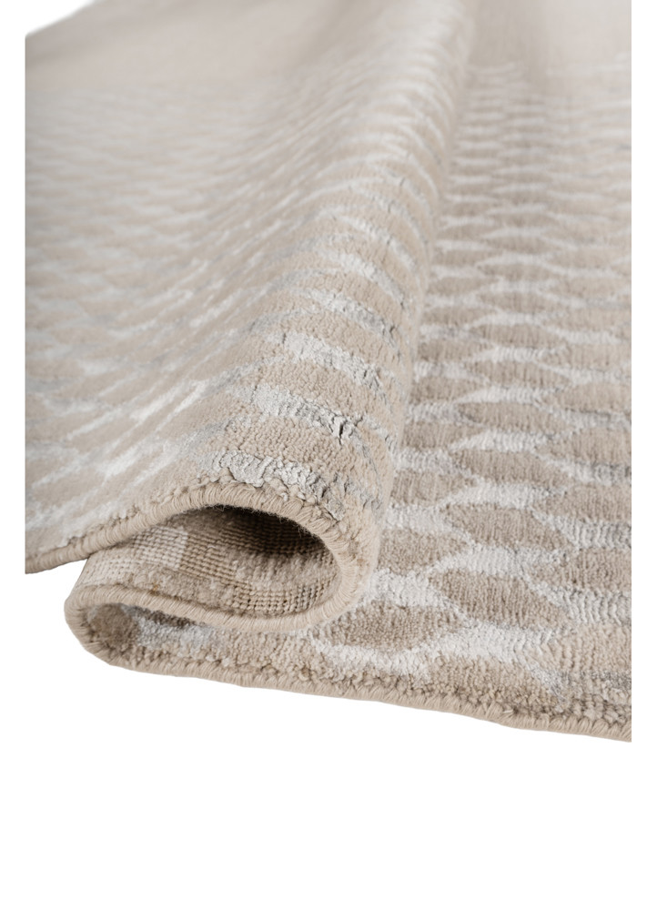 edge and essence ivory wool and bamboo silk hand knotted Rug - FoldShot edge and essence ivory wool and bamboo silk hand knotted Rug - FoldShot