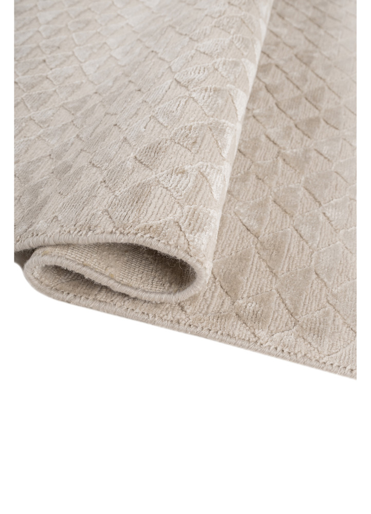aprezo ivory wool and bamboo silk hand knotted Rug - FoldShot