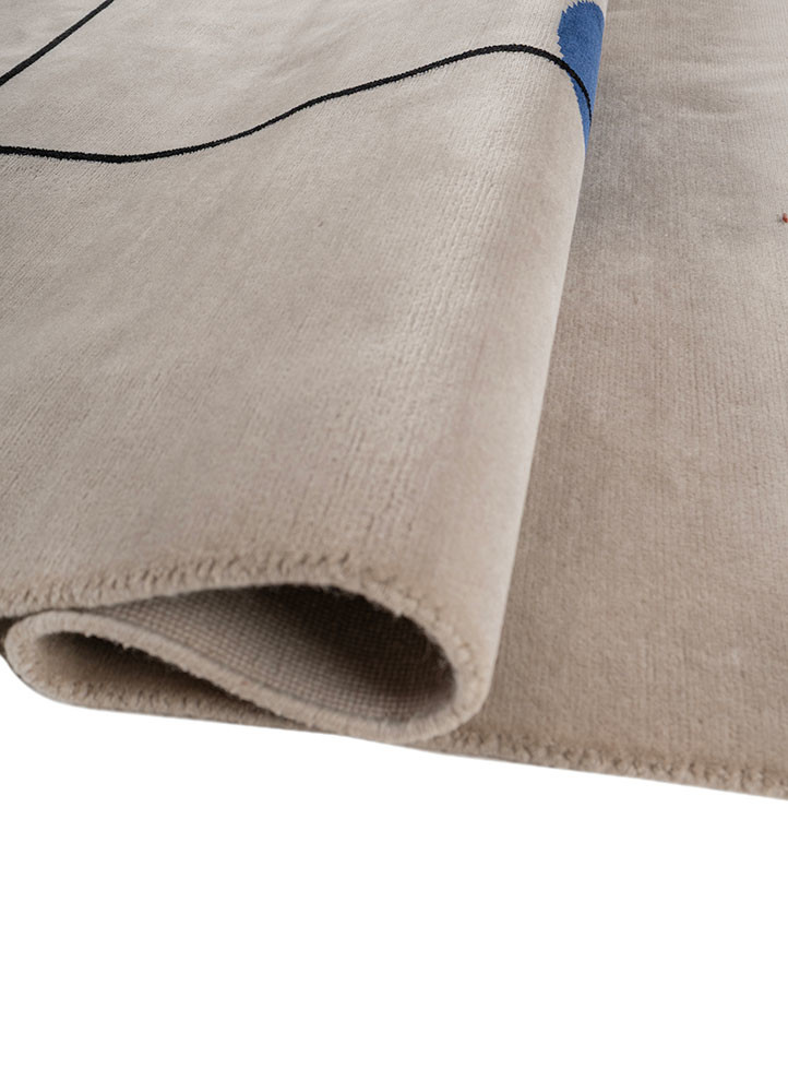 sthir ivory wool hand knotted Rug - FoldShot