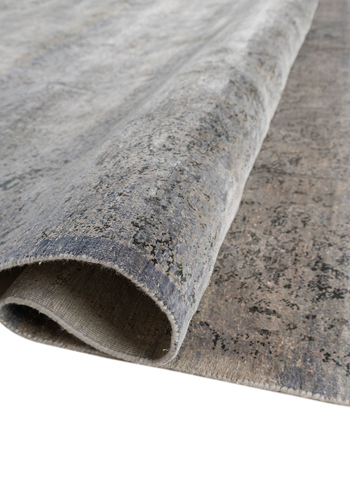 aprezo ivory silk hand knotted Rug - FoldShot