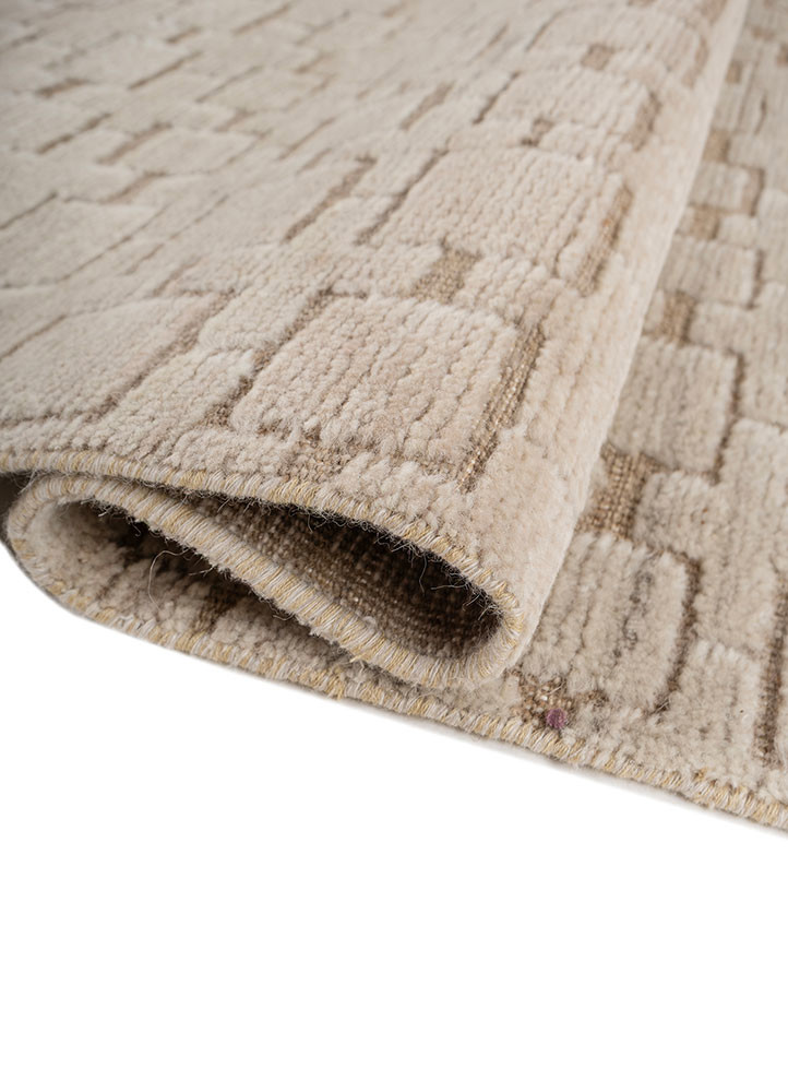 aprezo gold wool hand knotted Rug - FoldShot