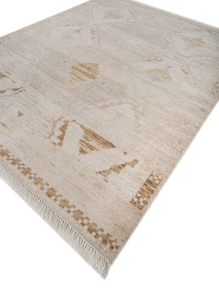 erbe ivory wool hand knotted Rug - FoldShot erbe ivory wool hand knotted Rug - FoldShot