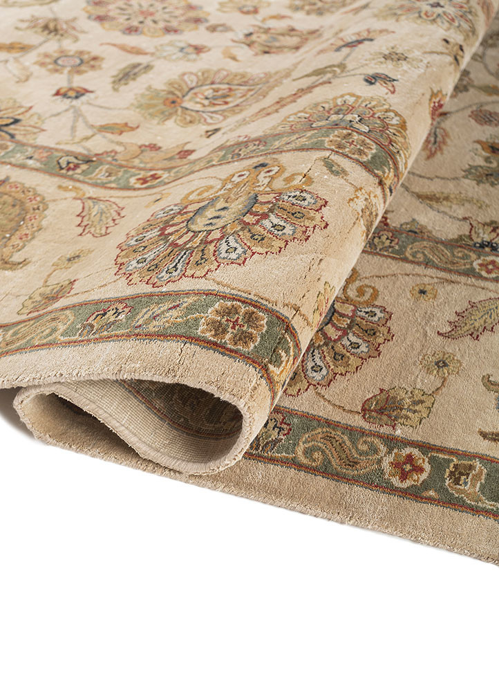 gulmarg ivory silk hand knotted Rug - FoldShot