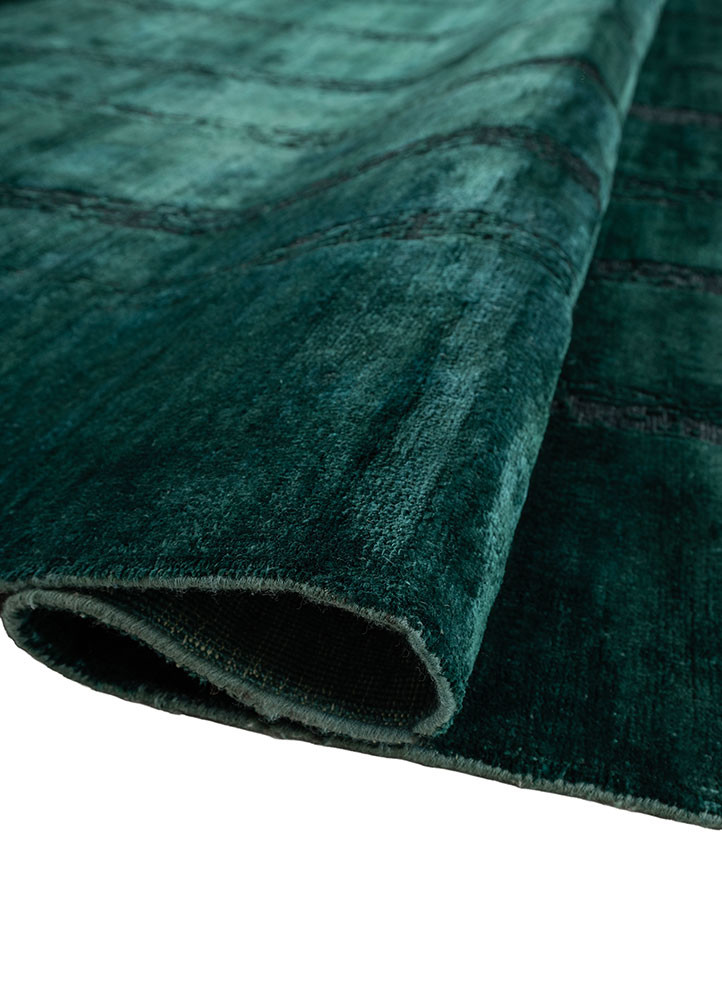aprezo green wool and silk hand knotted Rug - FoldShot