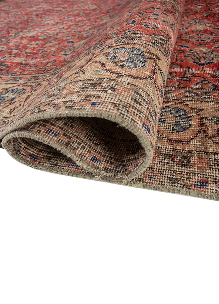 vintage ivory wool and bamboo silk hand knotted Rug - FoldShot vintage ivory wool and bamboo silk hand knotted Rug - FoldShot