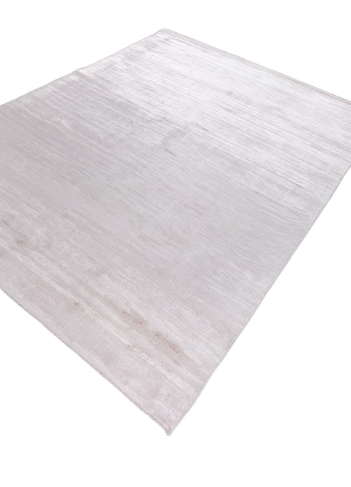 aprezo ivory viscose hand loom Rug - FoldShot aprezo ivory viscose hand loom Rug - FoldShot
