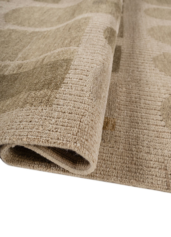 aprezo green wool hand knotted Rug - FoldShot aprezo green wool hand knotted Rug - FoldShot